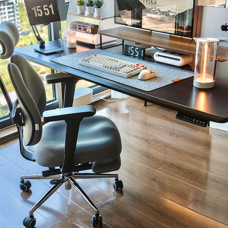 Ergonomic Grey Office Chair with Adjustable Headrest, Lumbar Support, and Padded Seat for Home Office or Professional Workstation